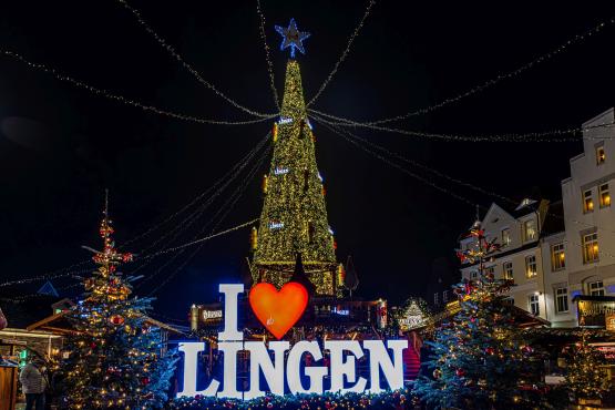 Weihnachtsmarkt mit Licht-Aufsteller I Love Lingen