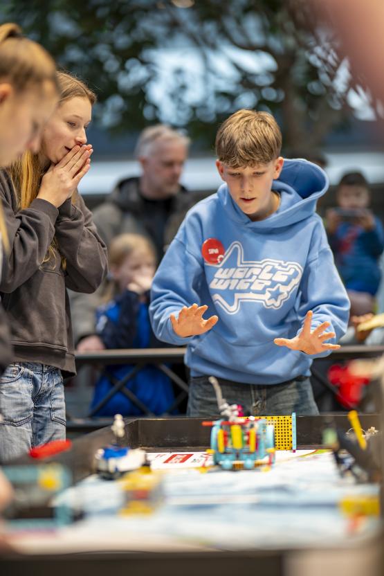 Während der Robot-Games stieg die Spannung für das Team „SR4A“ von der OBS Spelle.