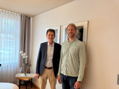 Oberbürgermeister Dieter Krone (links) begrüßte den neuen Klimaschutzmanager Christian Horstkamp.