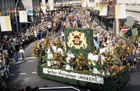 „Festumzug durch die Lingener Innenstadt zum 1000-jährigen Jubiläum“